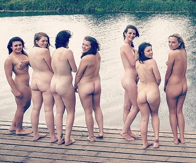 25P Groups Of Naked Women - Vol. 1