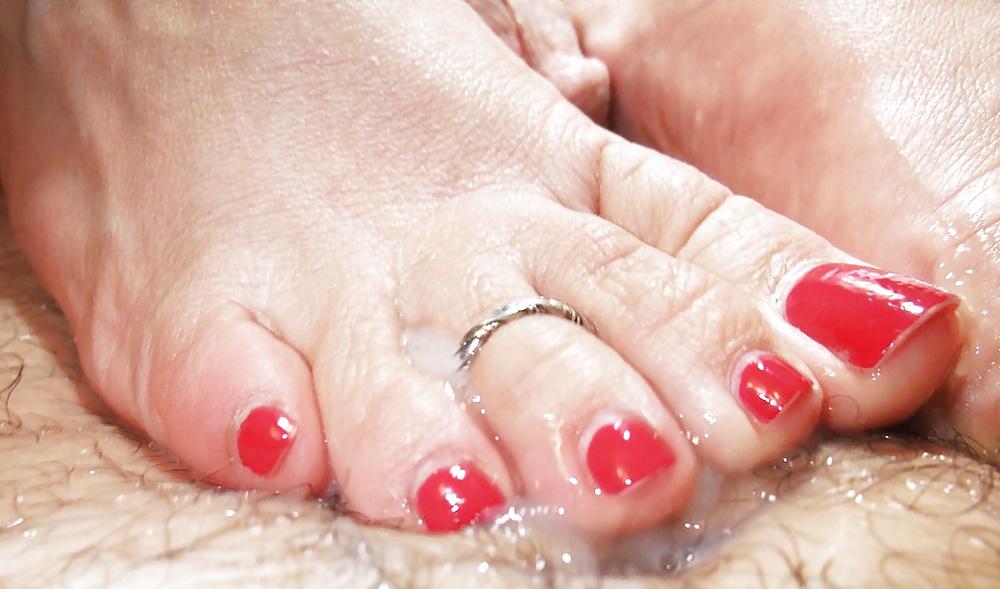 21P Messy feet