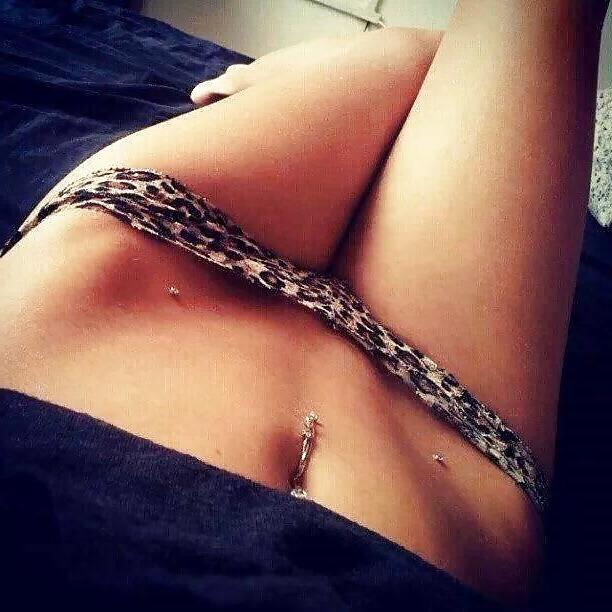 25P Ragazza  esibizionista