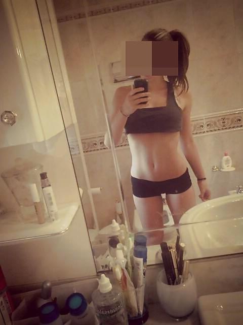 25P Ragazza  esibizionista