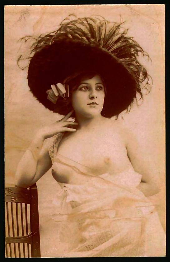 16P Vintage lady's &  Hats-num-001