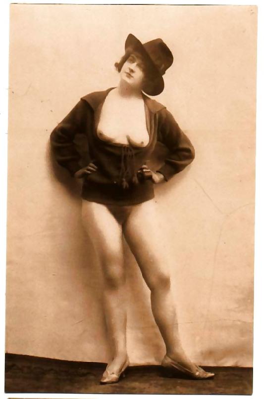 16P Vintage lady's &  Hats-num-001