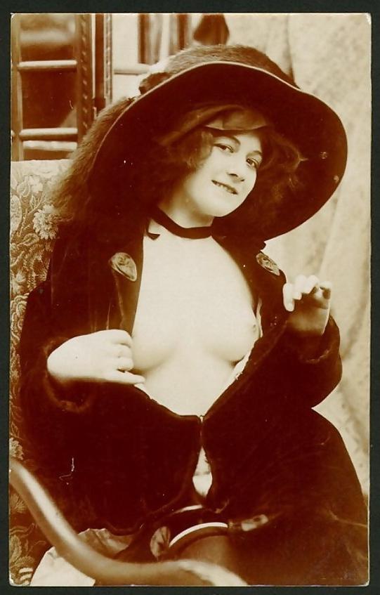 16P Vintage lady's &  Hats-num-001
