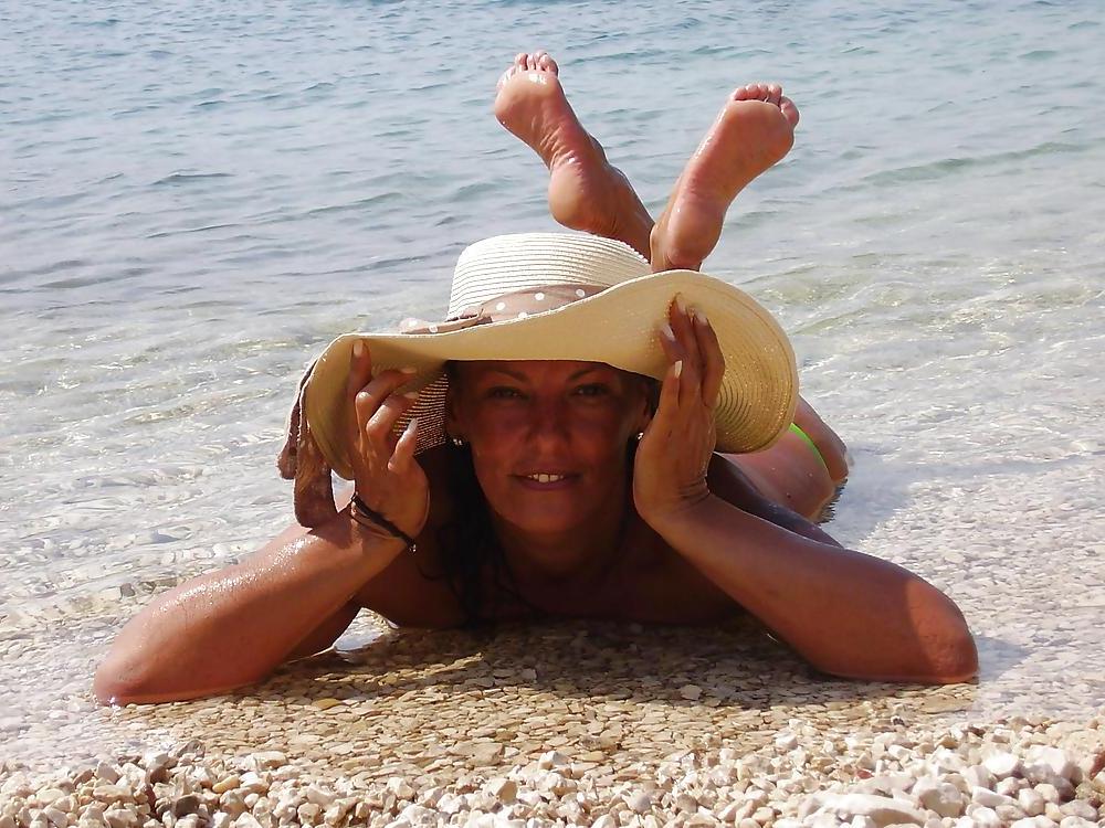 8P CROATIAN MILF