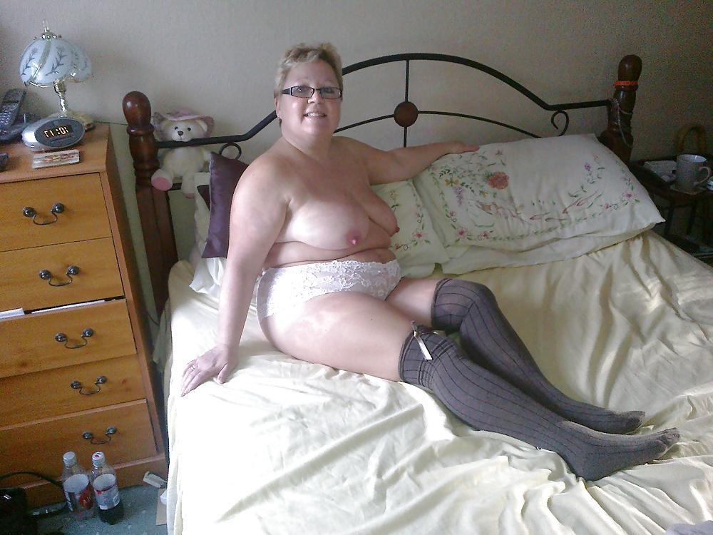 25P Matures of all shapes and sizes hairy and shaved 284