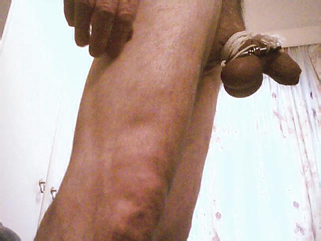 10P Tied and shackled balls