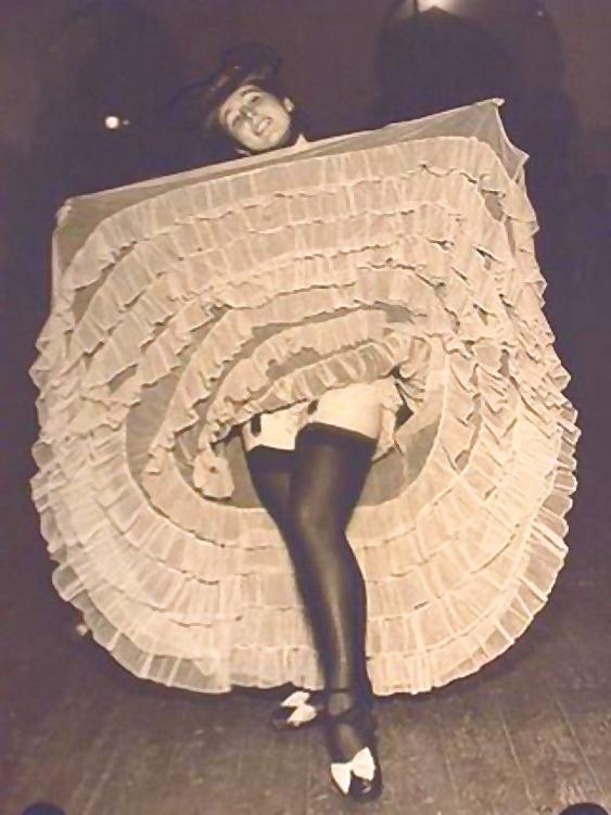 16P Vintage lady's &  Up-Skirt-num-001