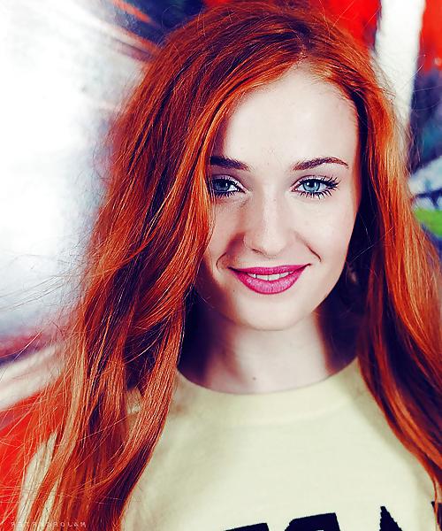 25P Sophie turner GOT