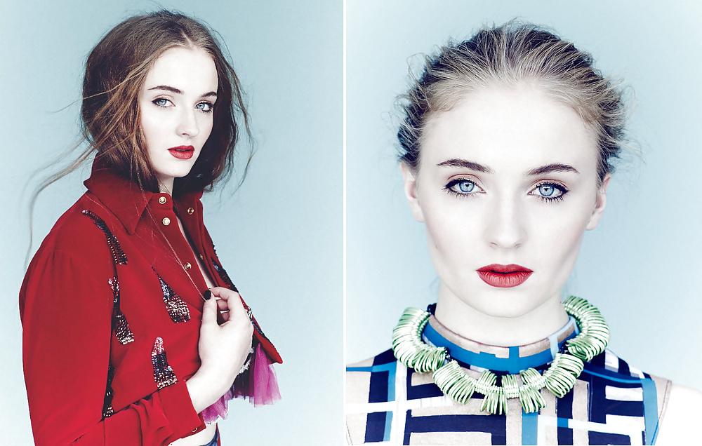 25P Sophie turner GOT