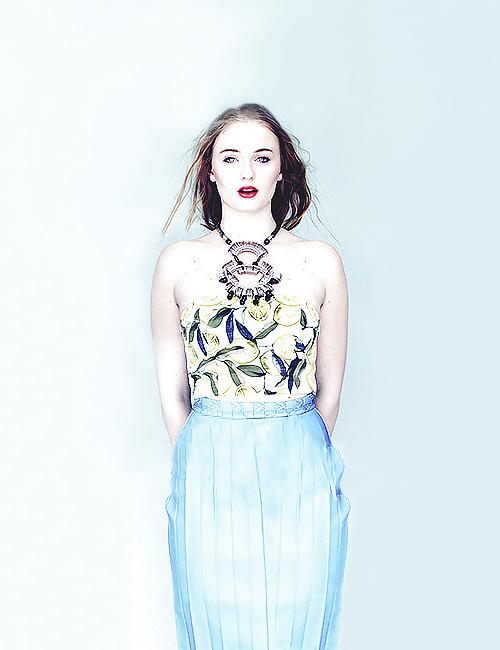 25P Sophie turner GOT