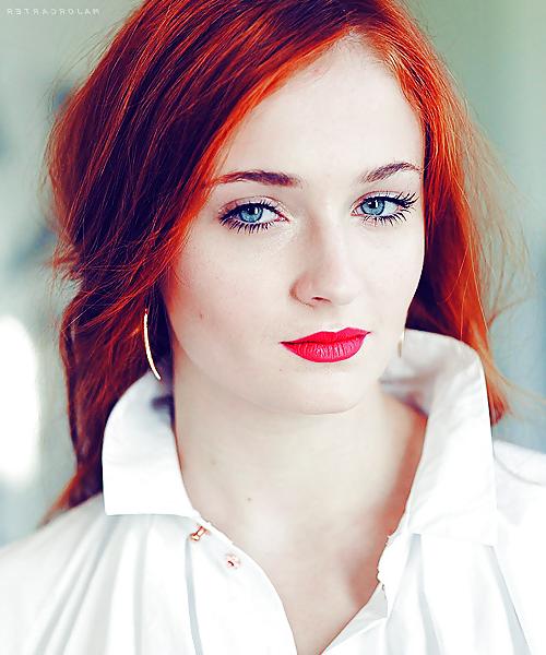 25P Sophie turner GOT