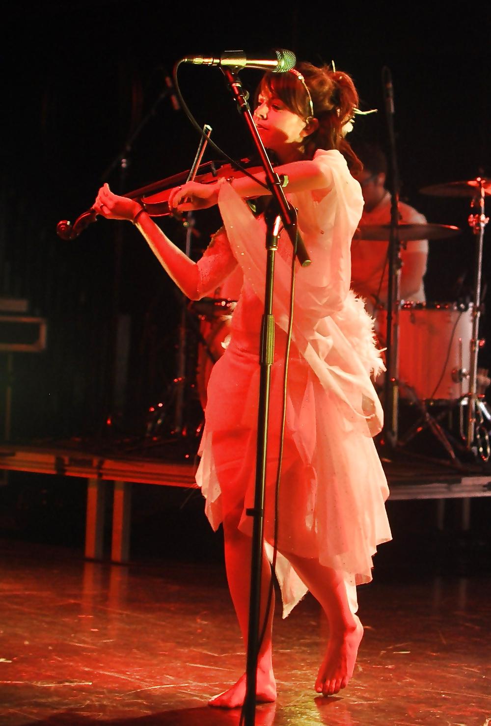 25P Lindsey Stirling pics collection