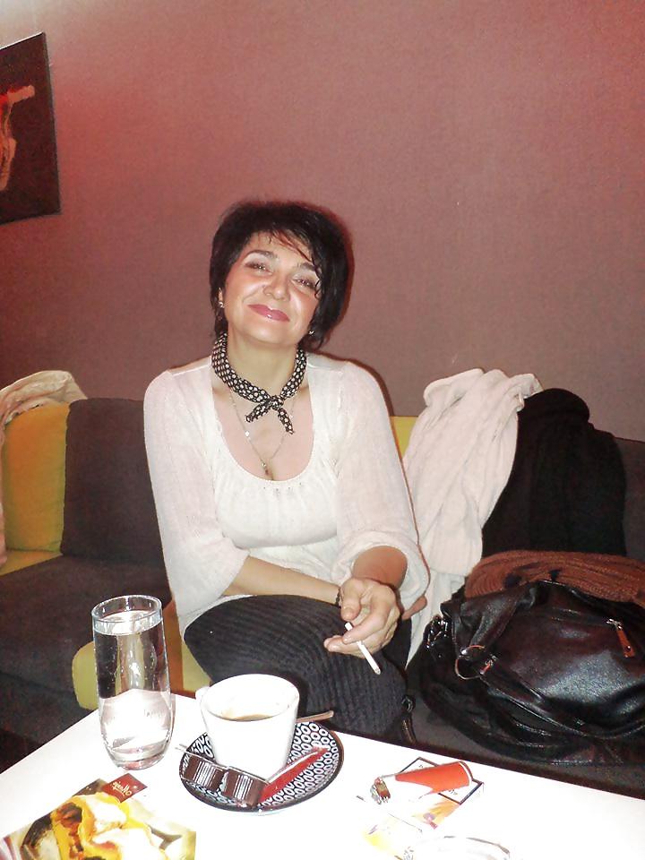 23P SERBIAN MILF AND MATURE