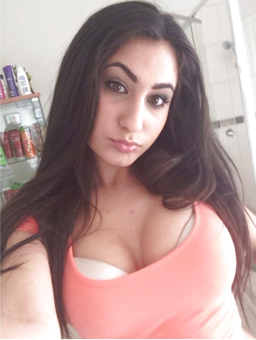 25P Iranian Teen Slut Yasamin