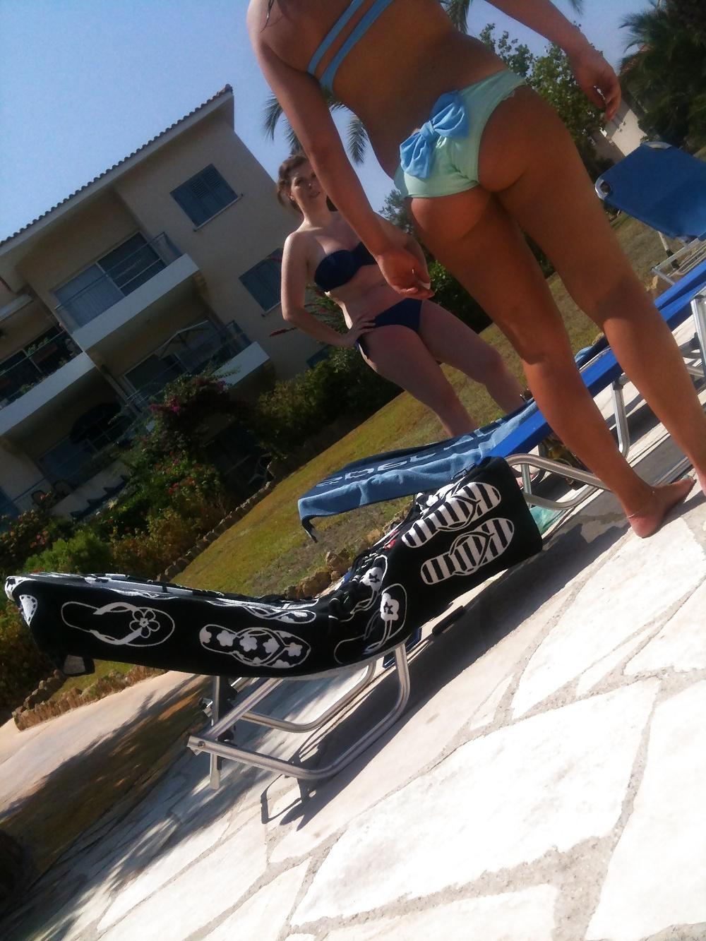25P Poolside