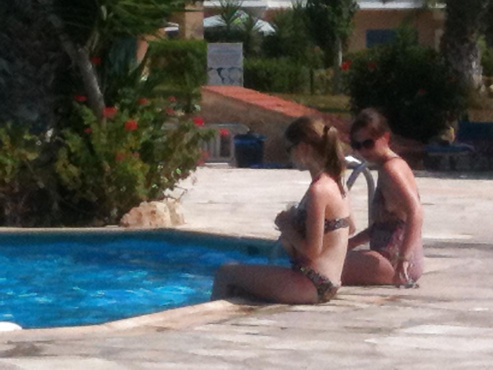 25P Poolside