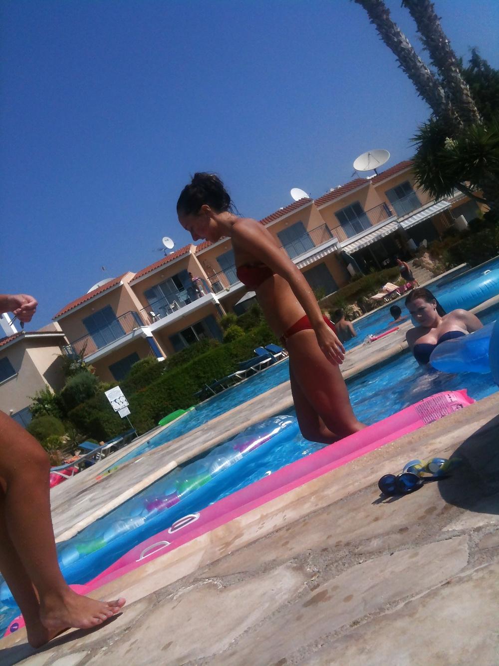 25P Poolside