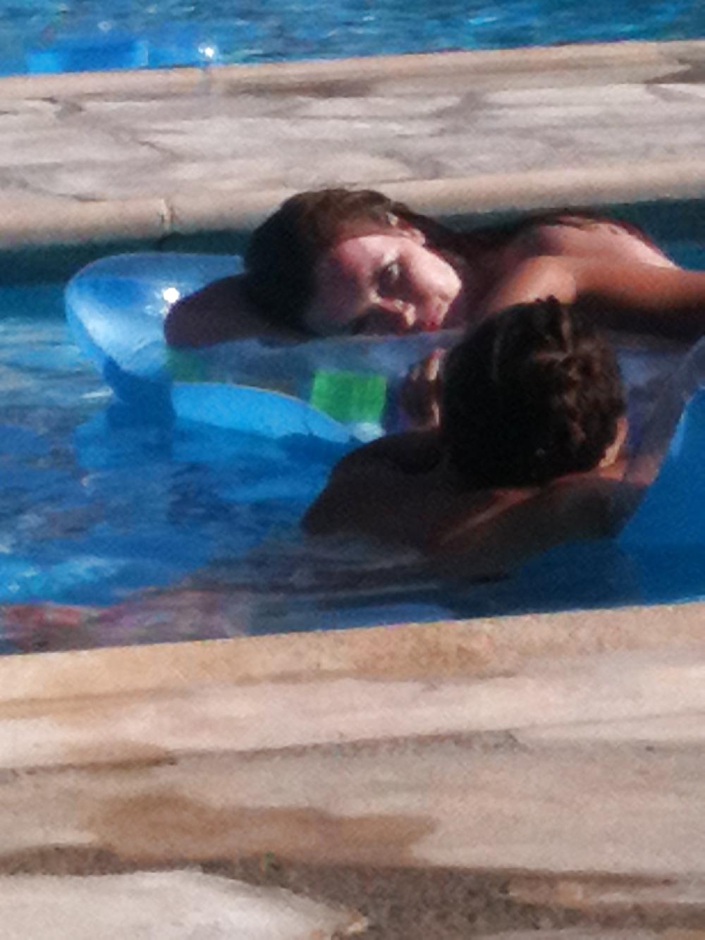 25P Poolside