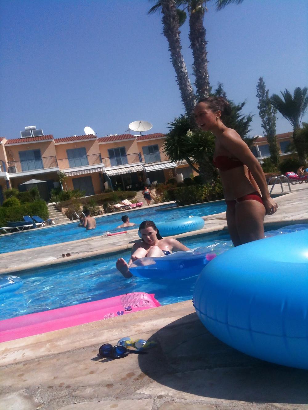 25P Poolside