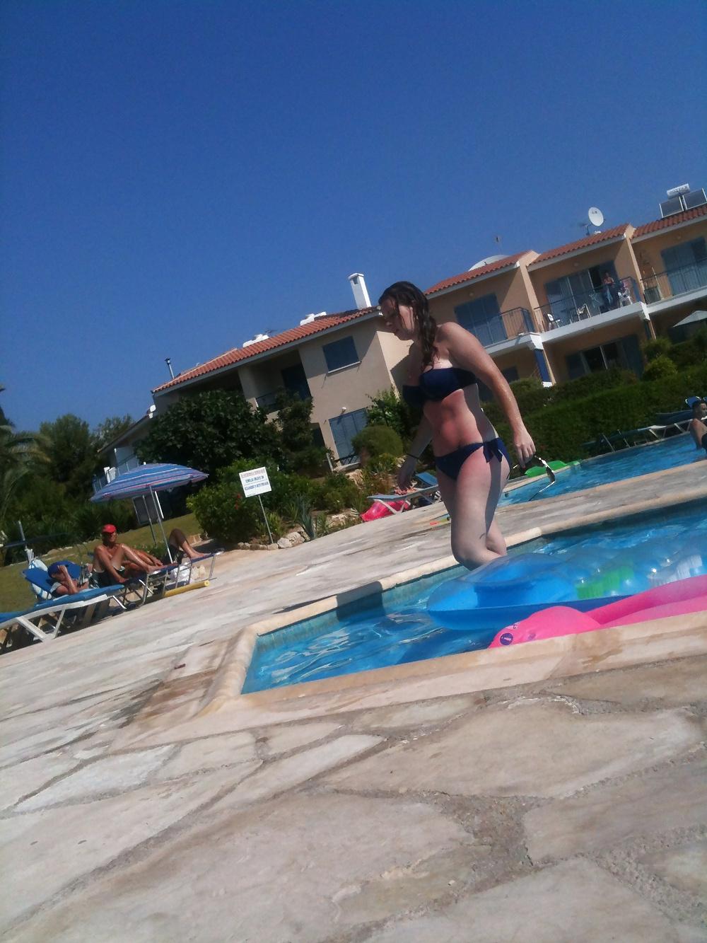 25P Poolside