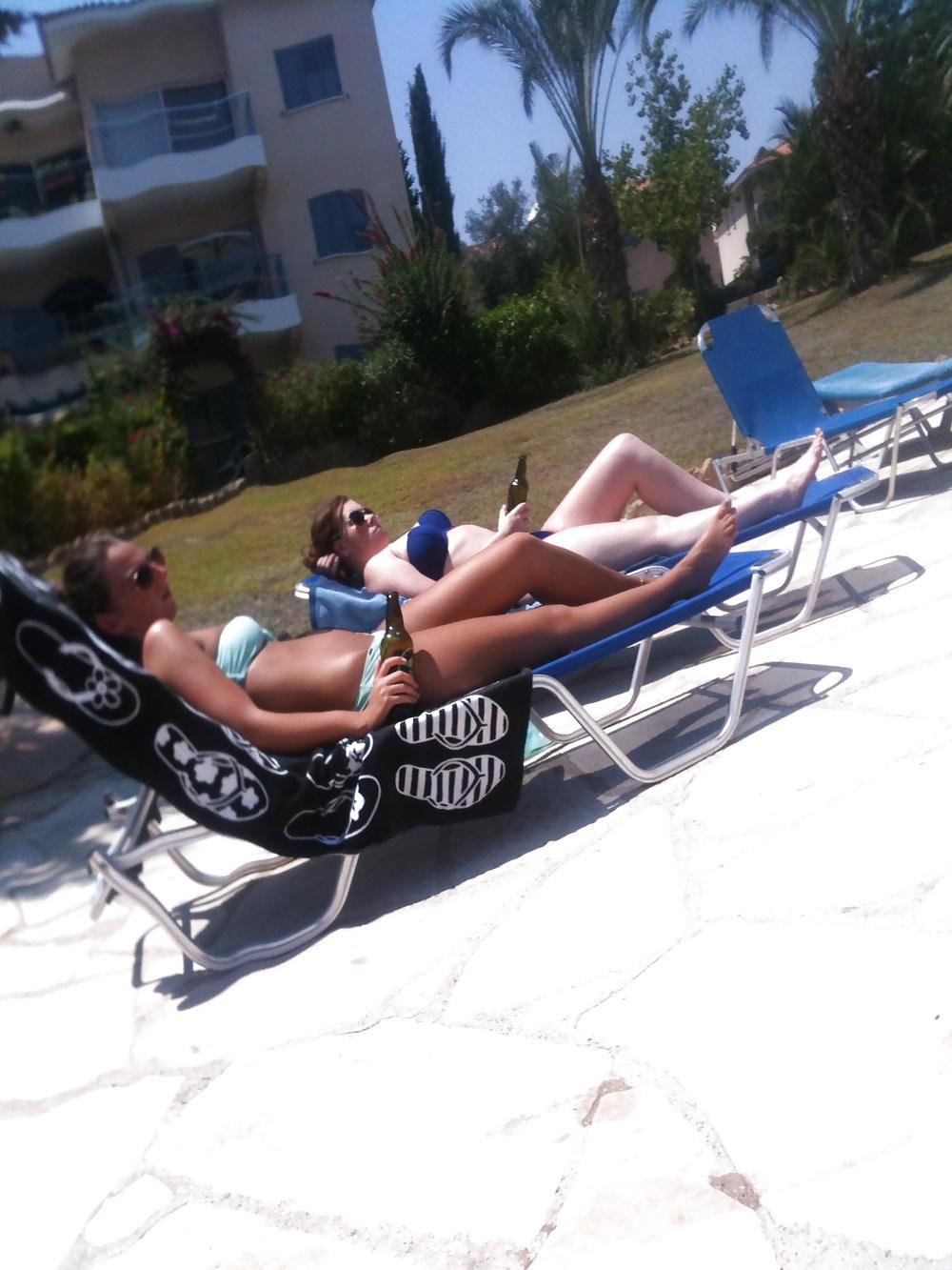 25P Poolside