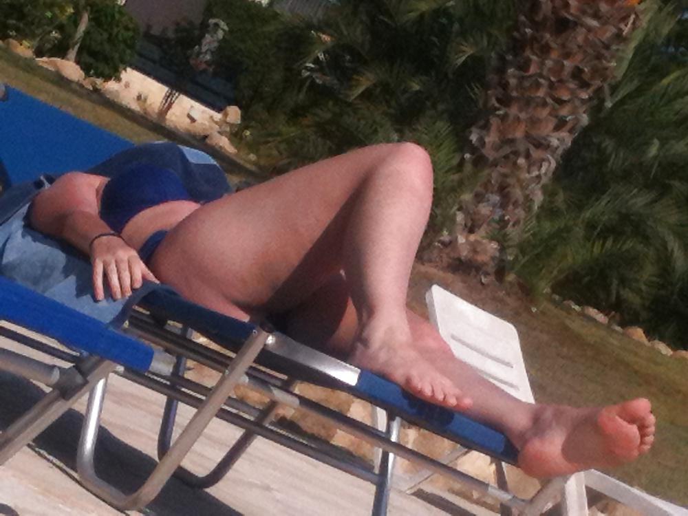 25P Poolside