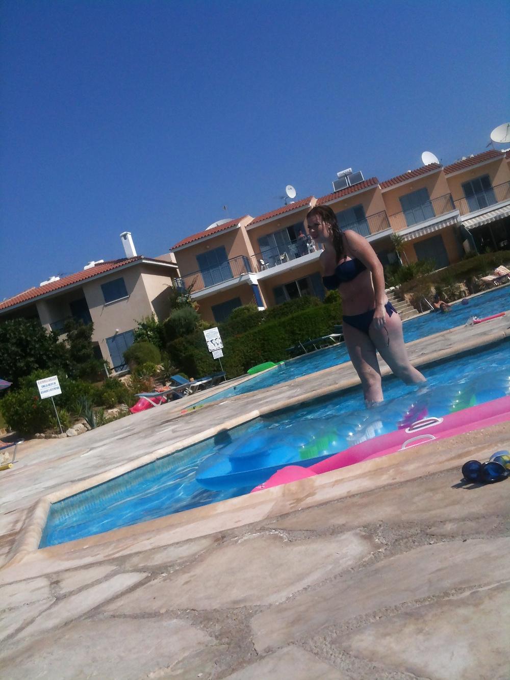 25P Poolside