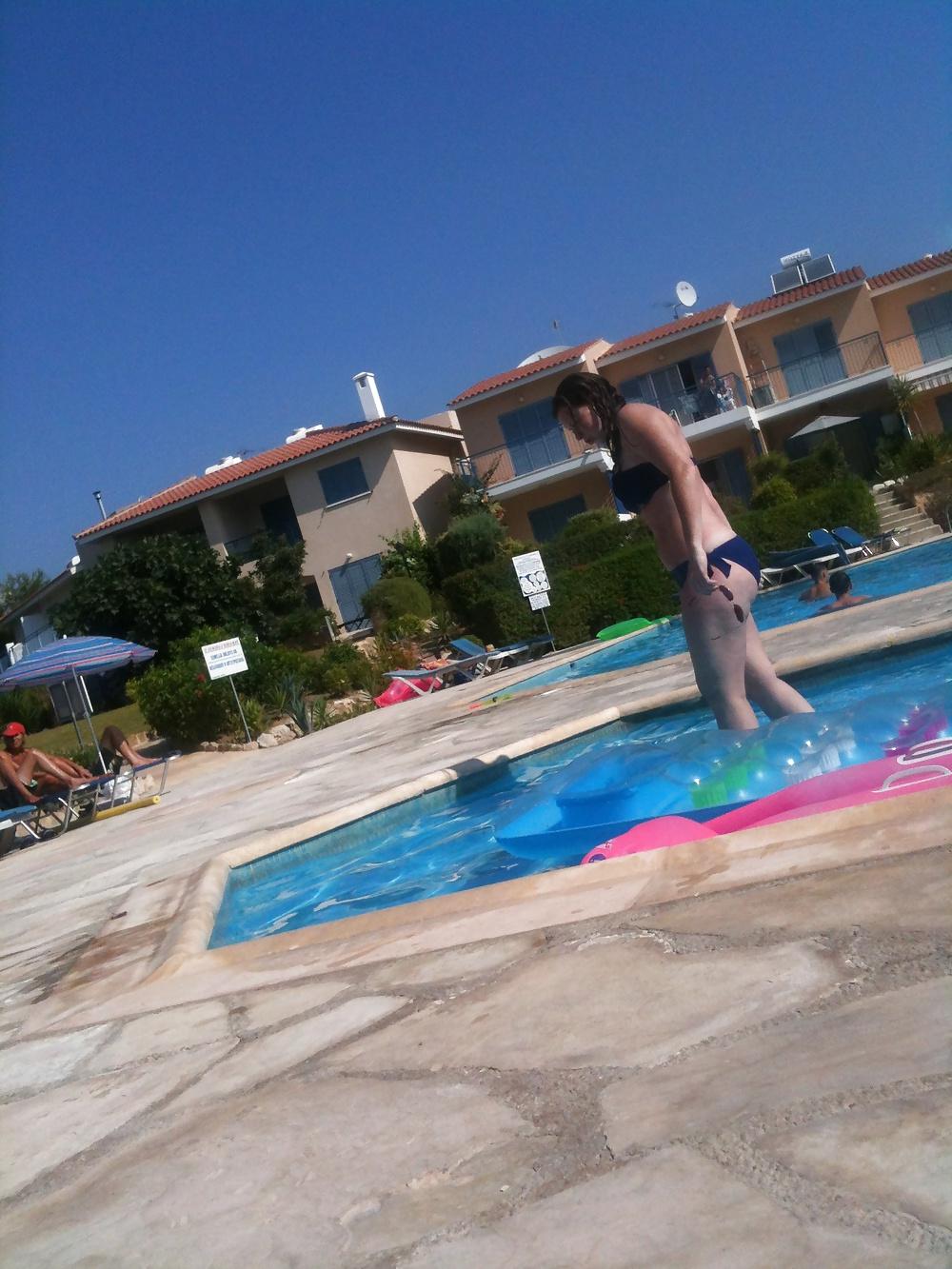 25P Poolside