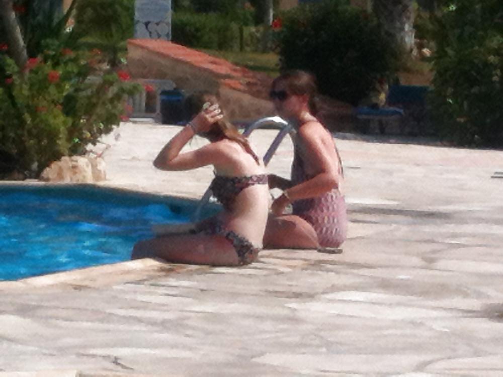 25P Poolside