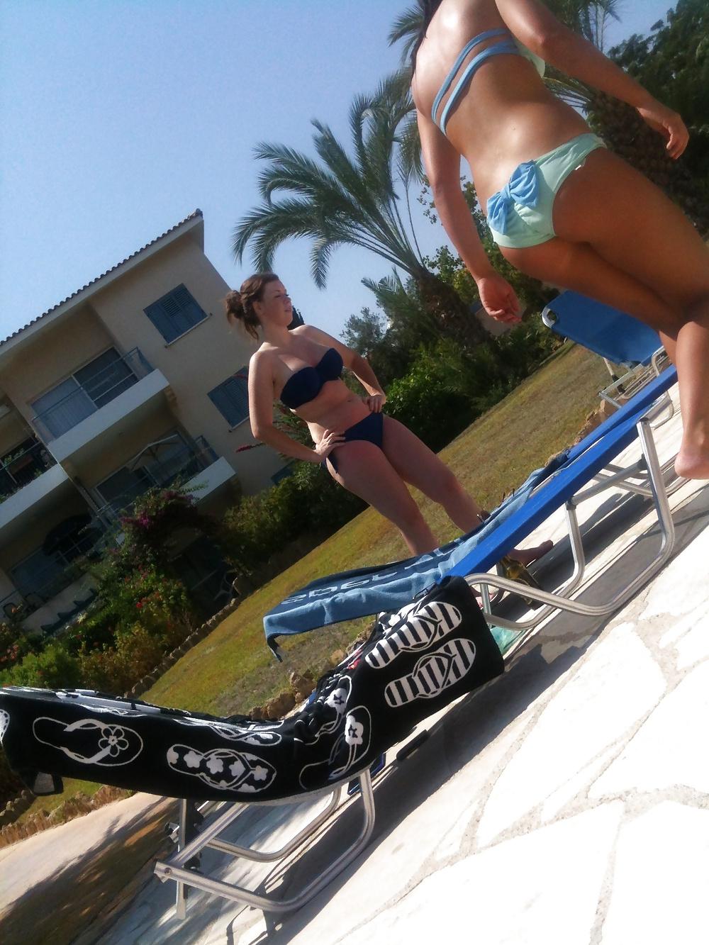 25P Poolside
