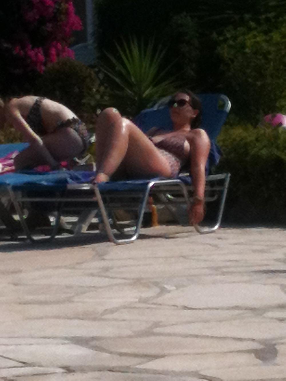 25P Poolside