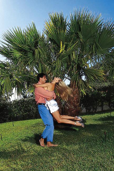 12P Blonde and boyfriend fucking in the garden