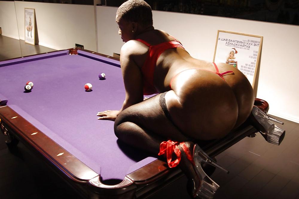 12P LET'S PLAY A GAME OF 8 BALL  IN THE CORNER POCKET 