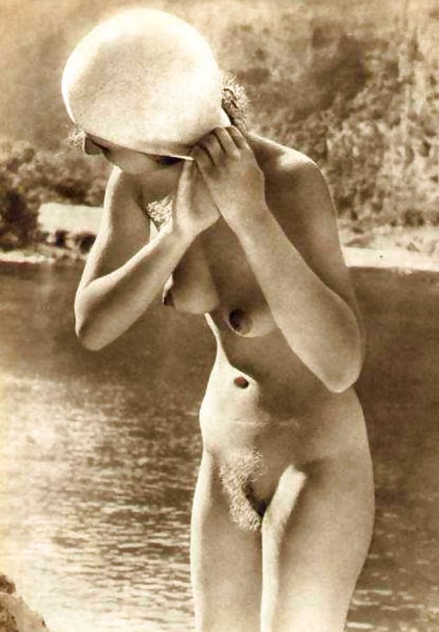 16P Vintage lady's &  Water-num-001