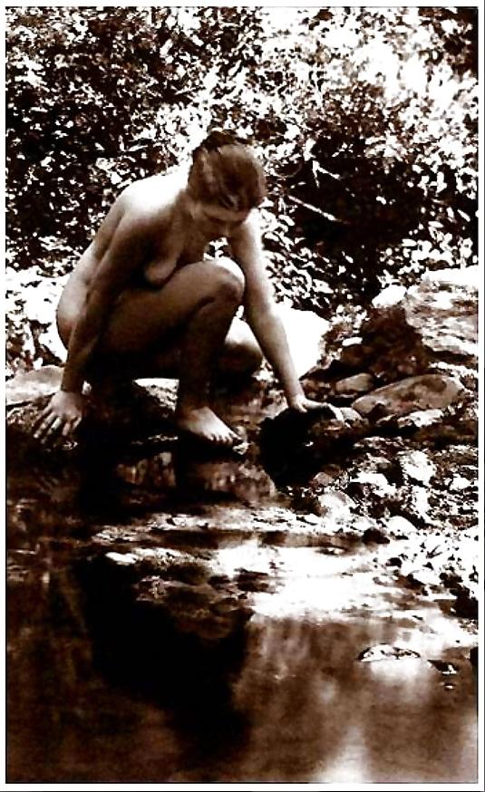 16P Vintage lady's &  Water-num-001
