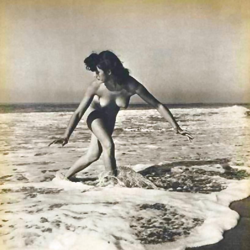 16P Vintage lady's &  Water-num-001