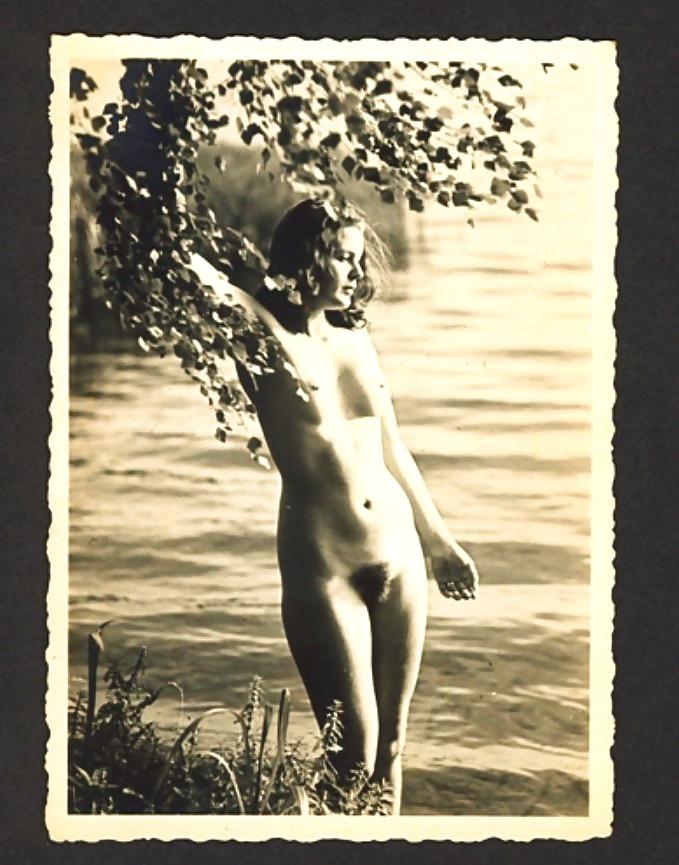 16P Vintage lady's &  Water-num-001