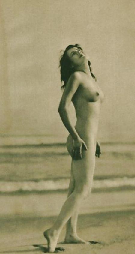16P Vintage lady's &  Sand-num-001