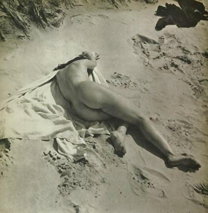 16P Vintage lady's &  Sand-num-001