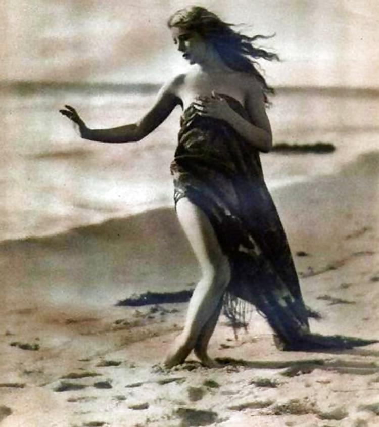 16P Vintage lady's &  Sand-num-001