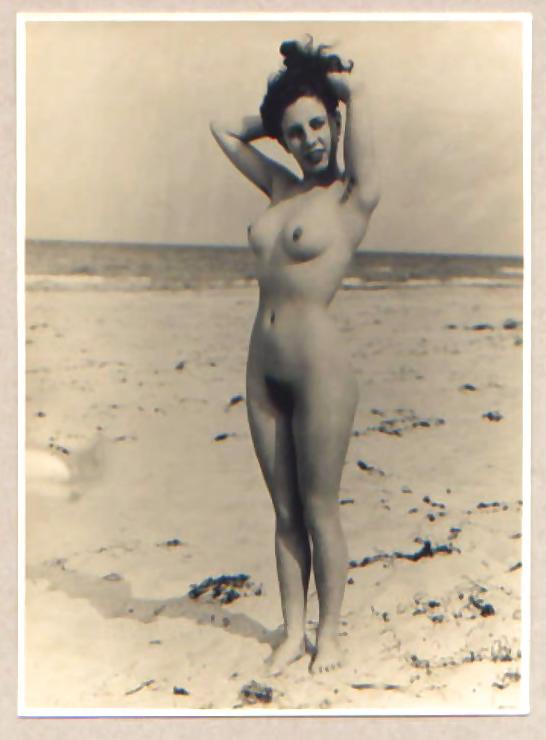 16P Vintage lady's &  Sand-num-001