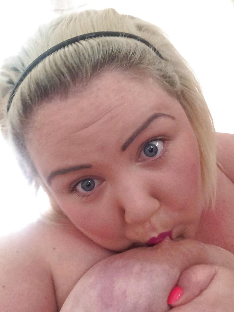 16P Big twitter tits