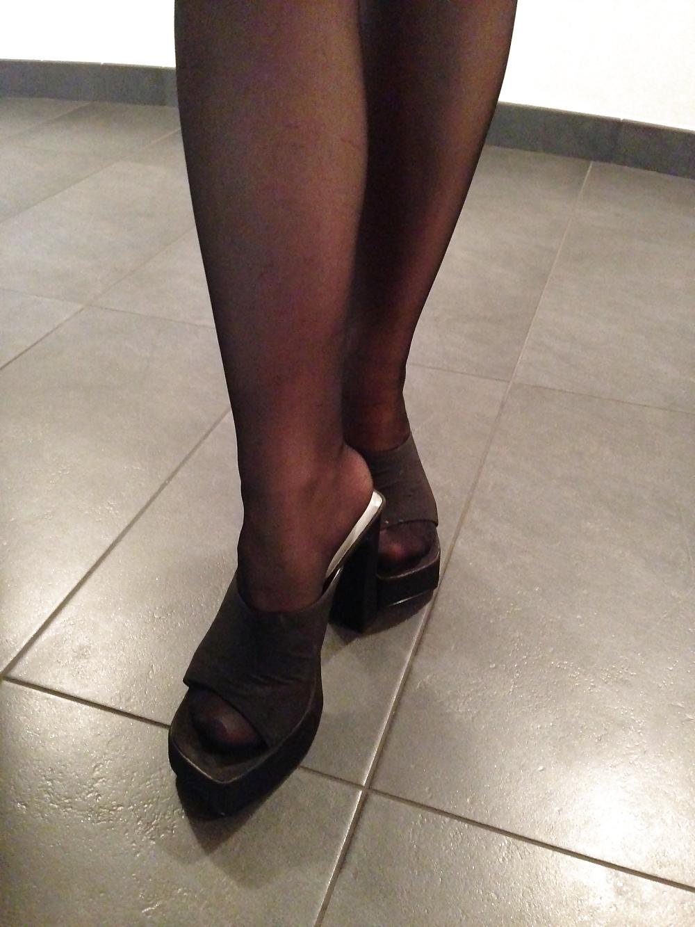 25P Italian slut wife.....