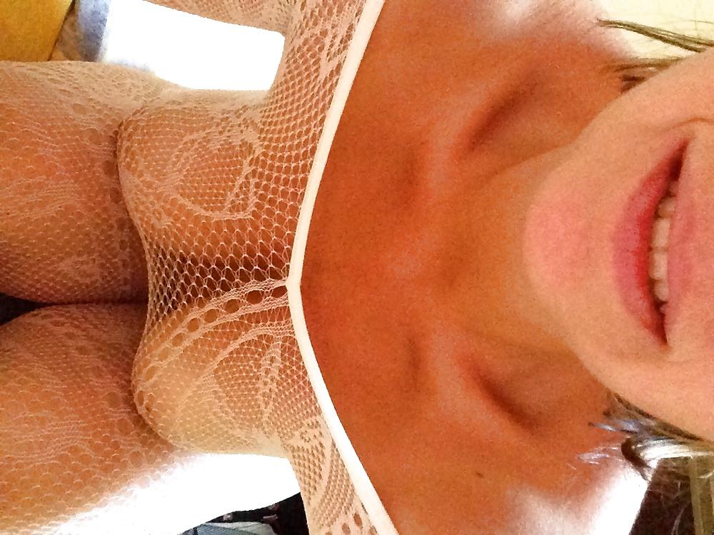 25P Italian slut wife.....