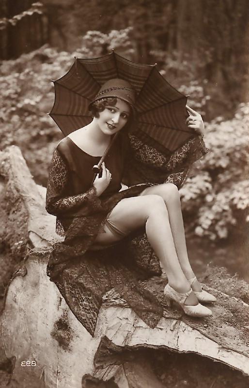 16P Vintage lady's & Umbrellas-num-001