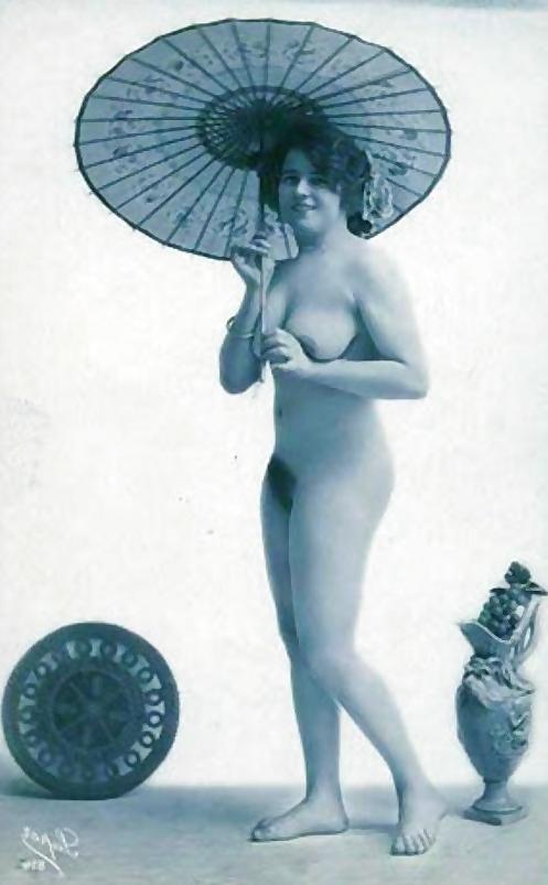 16P Vintage lady's & Umbrellas-num-001
