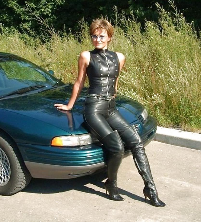 23P Leather, latex mom ,older ladys  from latexman1