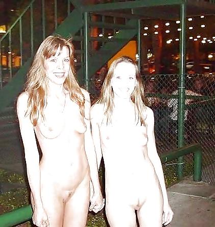 25P Naked Moms Posing with their Teen Girls