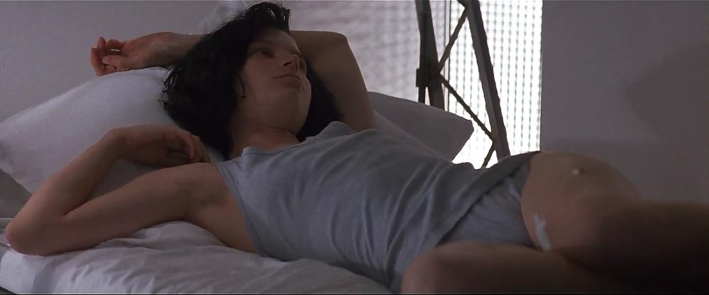 23P Bridget Fonda - Point of No Return Caps
