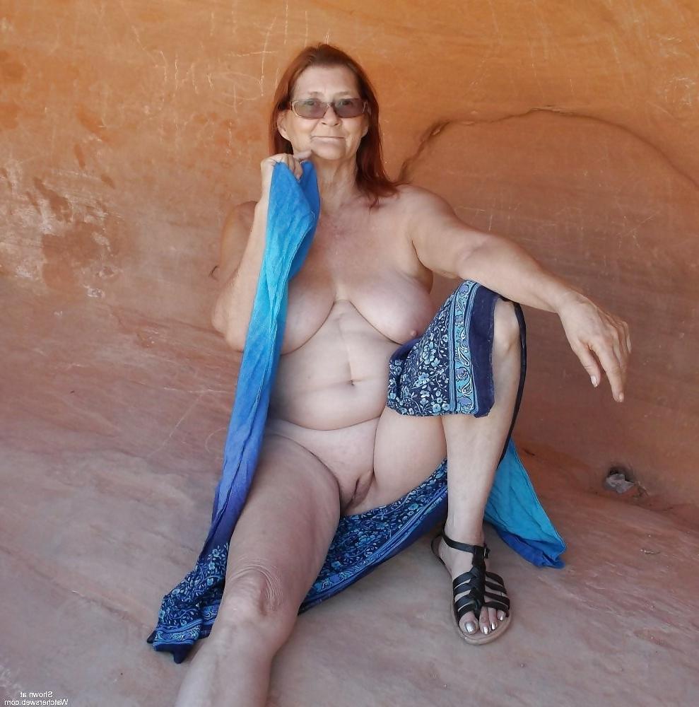 25P Matures of all shapes and sizes hairy and shaved 371